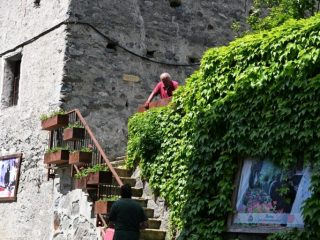 Ronco tanti collaboratori per la cura e la fioritura del paese