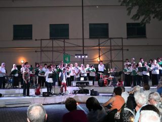 Pont, 12 luglio: Cantando sotto le stelle in … immagini