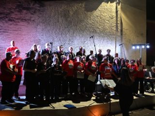 Pont, 12 luglio: Cantando sotto le stelle in … immagini