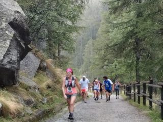 Aspettando la Festa di domani al Santuario: 58 podisti hanno partecipato questa sera alla gara Campiglia-San Besso (+ immagini pregara da S. Besso)