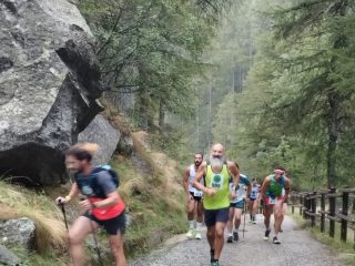 Aspettando la Festa di domani al Santuario: 58 podisti hanno partecipato questa sera alla gara Campiglia-San Besso (+ immagini pregara da S. Besso)