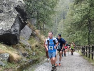 Aspettando la Festa di domani al Santuario: 58 podisti hanno partecipato questa sera alla gara Campiglia-San Besso (+ immagini pregara da S. Besso)