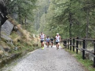 Aspettando la Festa di domani al Santuario: 58 podisti hanno partecipato questa sera alla gara Campiglia-San Besso (+ immagini pregara da S. Besso)