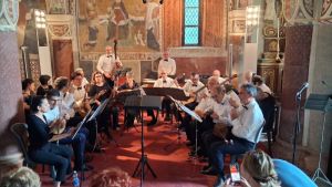 La magia del mandolino incanta San Giorgio: applausi e standing ovation a Valperga di Cortese Giorgio.