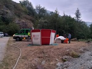 Vigili del fuoco e Aib al lavoro per contrastare gli incendi boschivi in alta quota tratto da Quotidiano Canavese
