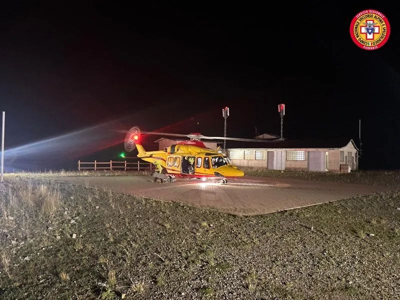 LOCANA - Due alpinisti restano bloccati in parete, delicata operazione con gli elicotteri per salvarli tratto da Quotidiano Canavese