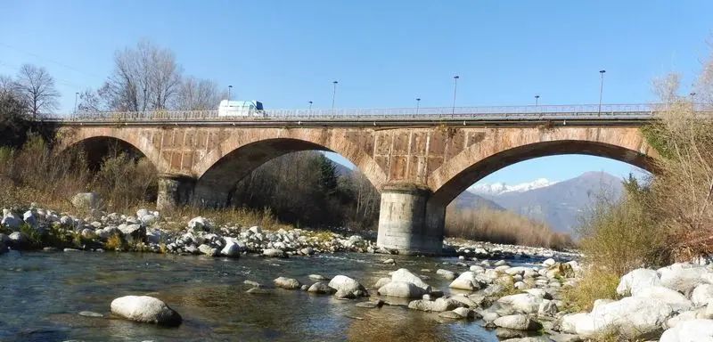 Il ponte storico di Cuorgnè si rifà il look: pronti i lavori per oltre 1,2 milioni di euro tratto da Quotidiano Canavese