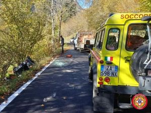 Auto nella scarpata a Ronco Canavese, guardaparco del Gran Paradiso elitrasportato al Cto tratto da Quotidiano Canavese